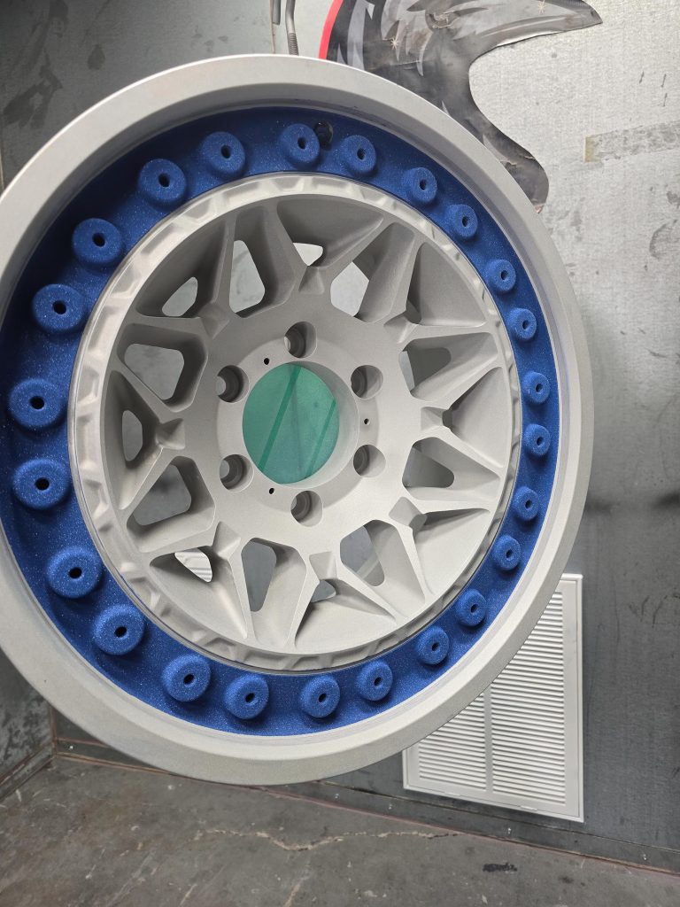 Multi-spoke wheel with a ring of circular details